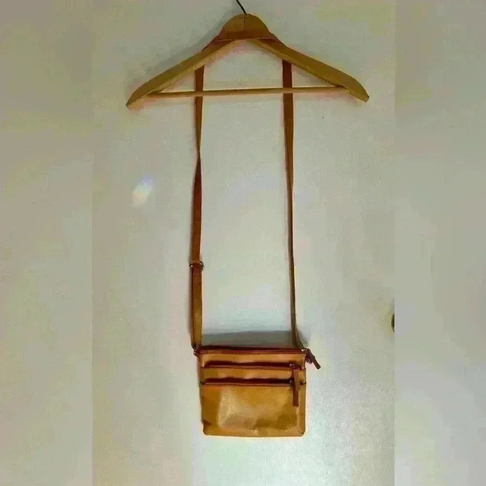 G. H. Bass & Co. crossbody bag light brown leather